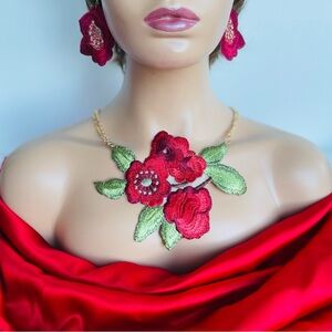 Red lace necklace, flower lace necklace